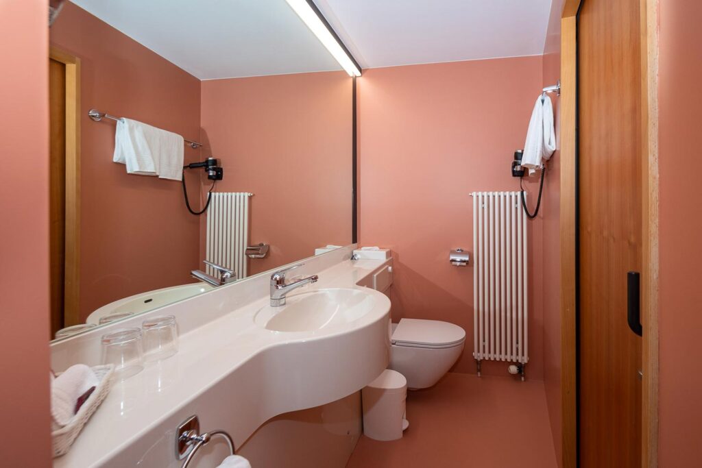 Badezimmer im Hotel Alex in Naters, Wallis