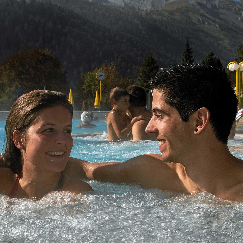 Outdoor pools in the Upper Valais
